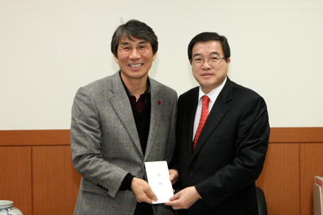 강원도시장군수협의회 격려금 전달