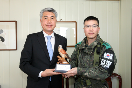 정선군 금감산 부대에 감사패 전달