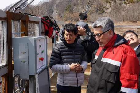 최승준 정선군수 정선 짚와이어 공사 현장 확인