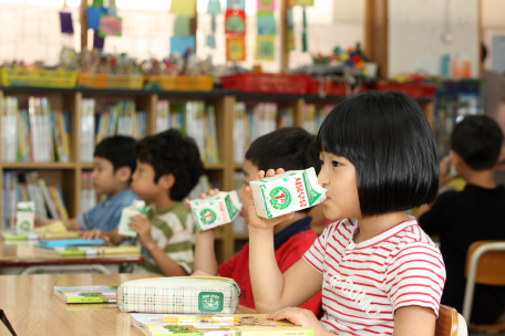 정선군 전국최초 학교우유 무상급식 시행 