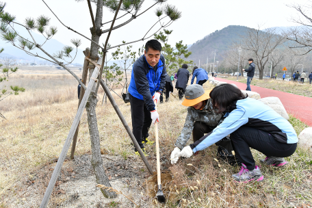 제72회 식목일 나무심기 행사 