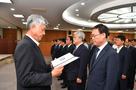 인사발령 공무운 임용장 수여식